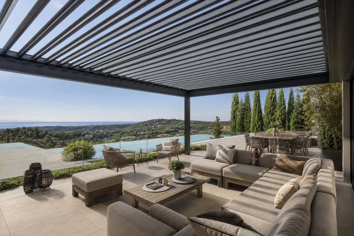 Réalisation de pergola bioclimatique signée Pergomia